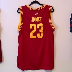 LEBRON JAMES JERSEY! CLEVELAND CAVALIERS VINTAGE!